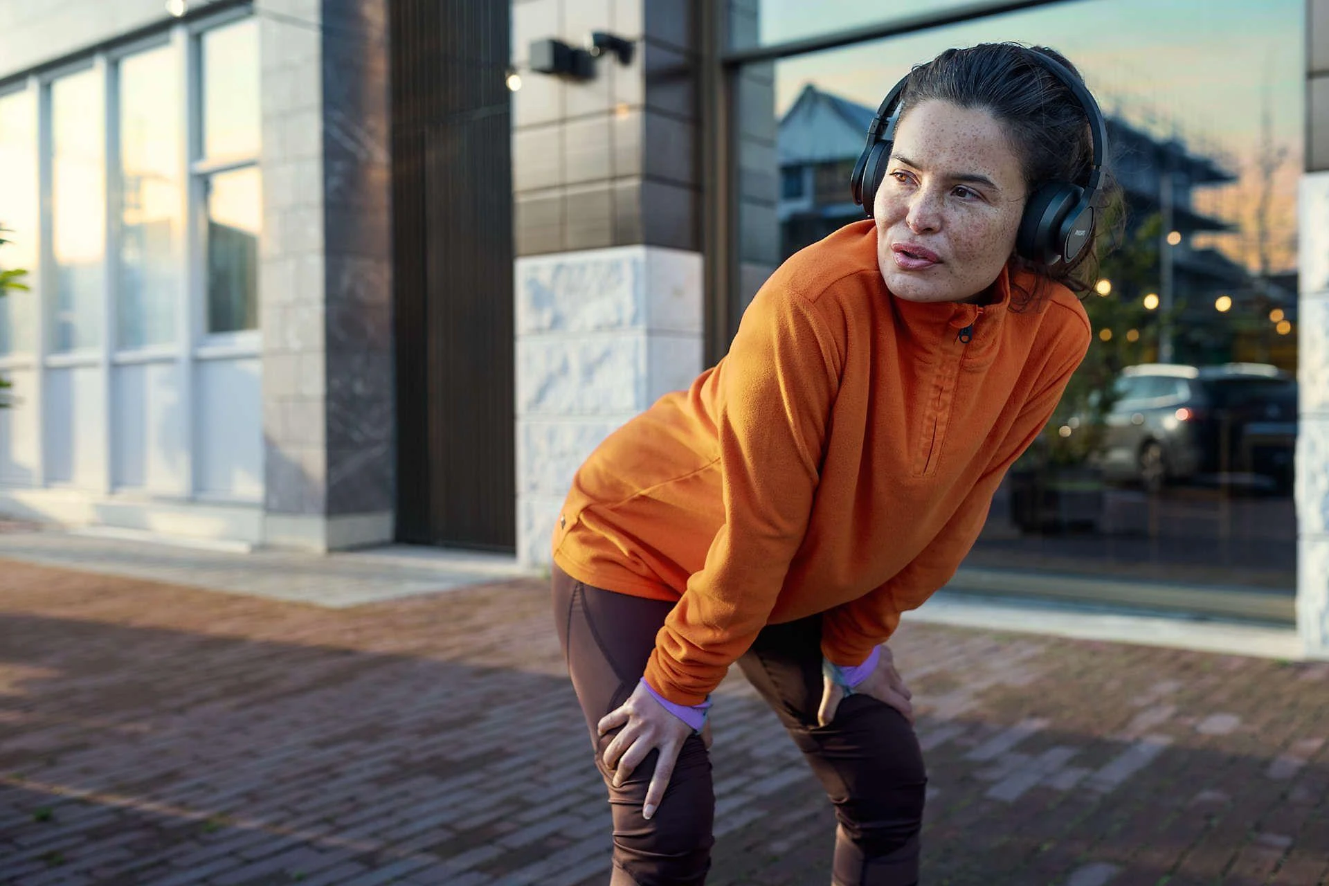 Belaidės ausinės Philips TAA4216BK, Juodos