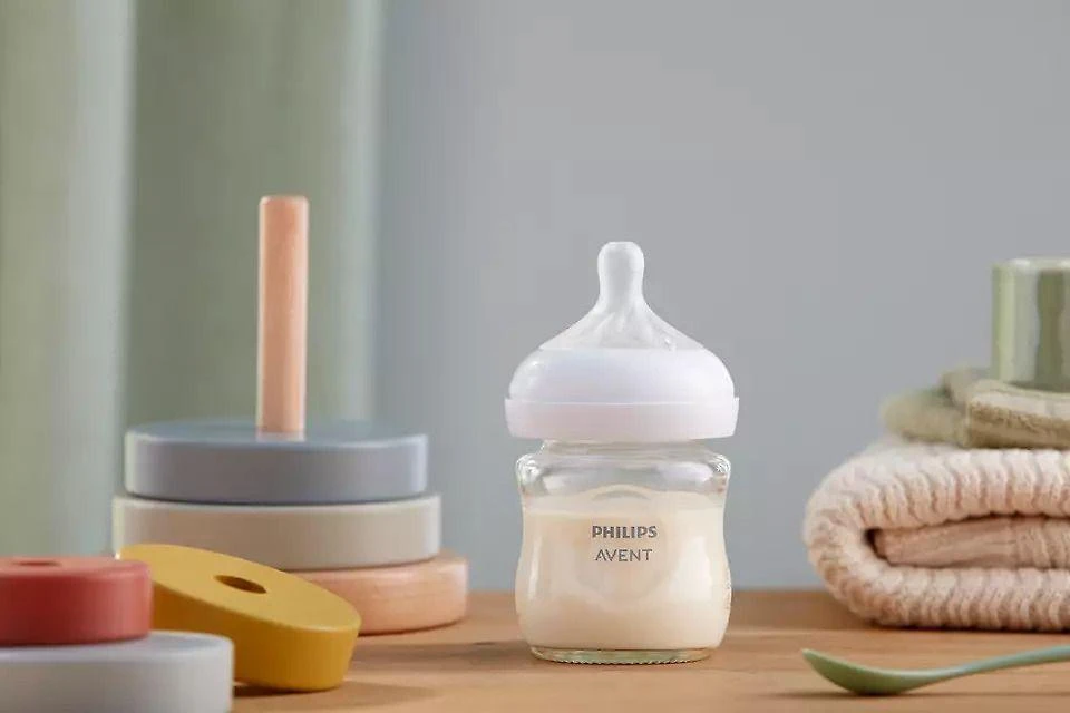 Stiklinis Philips Avent buteliukas su baltu žinduku