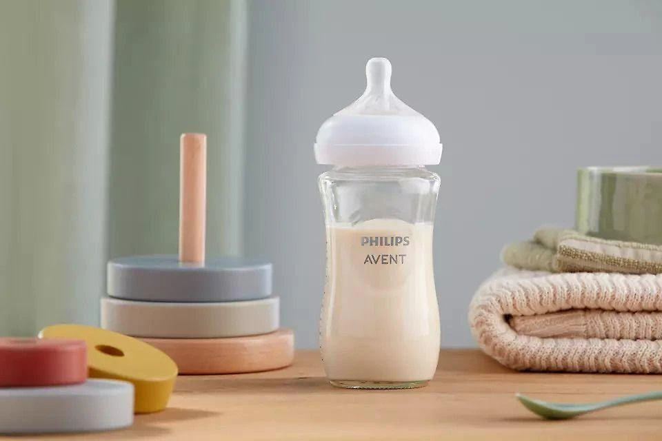 Philips Avent stiklinis buteliukas su pienu