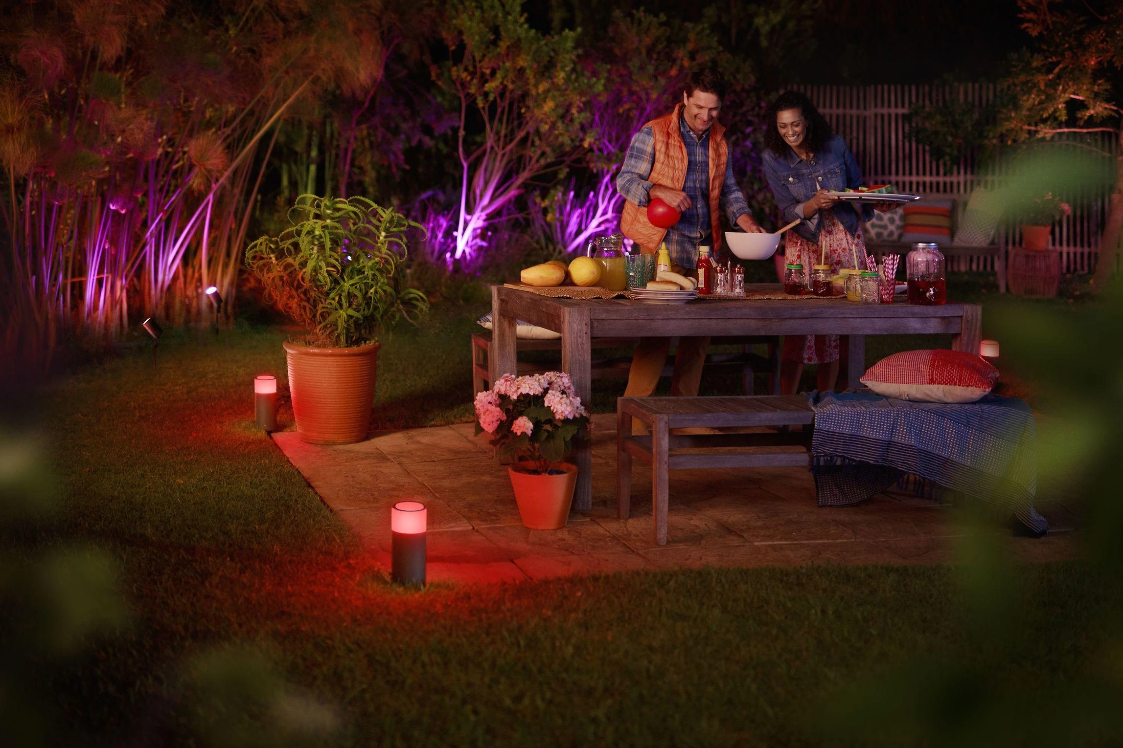 Philips Hue Baltas and colour ambience Lauko pagrindas „Calla“