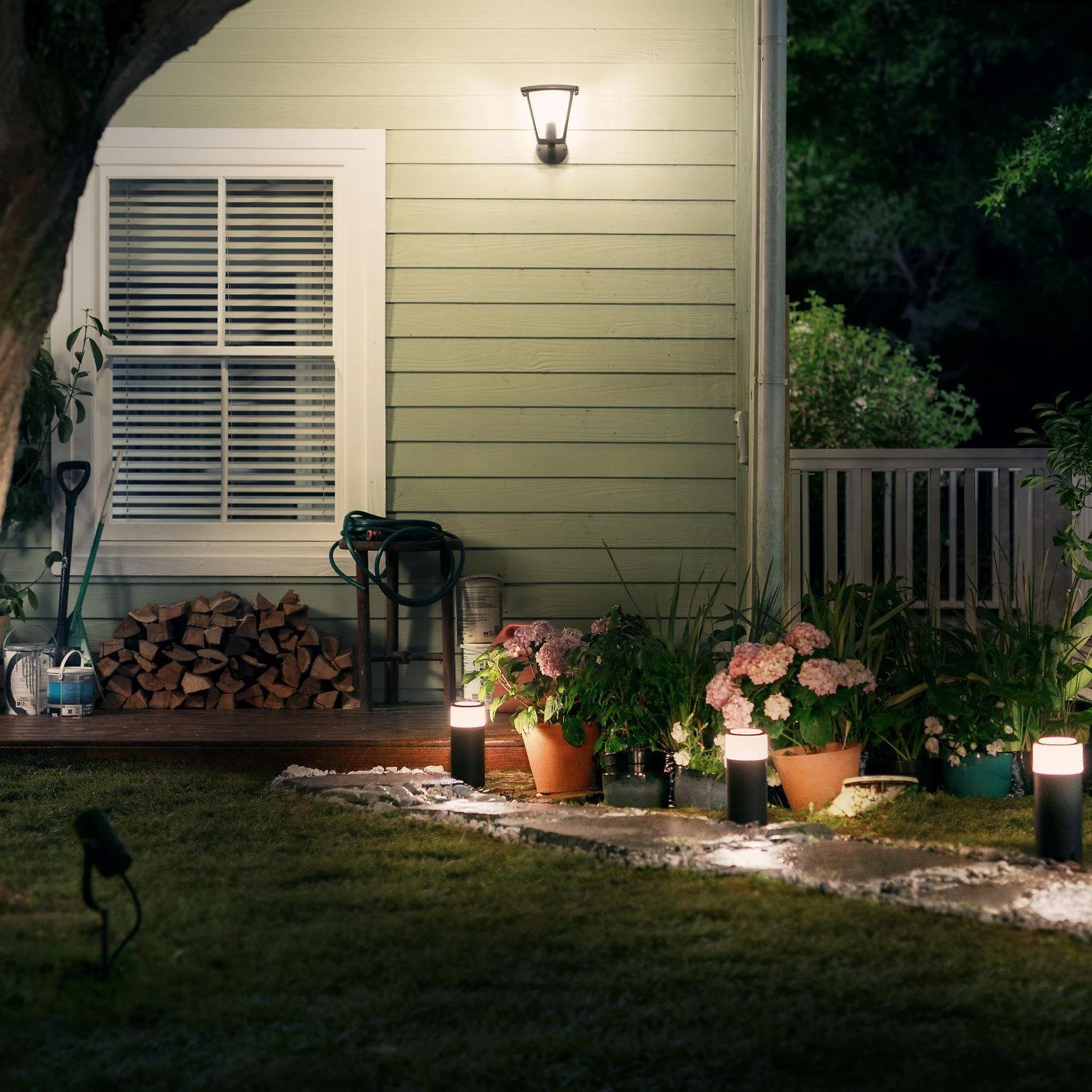 Philips Hue Baltas and colour ambience Lauko pagrindas „Calla“