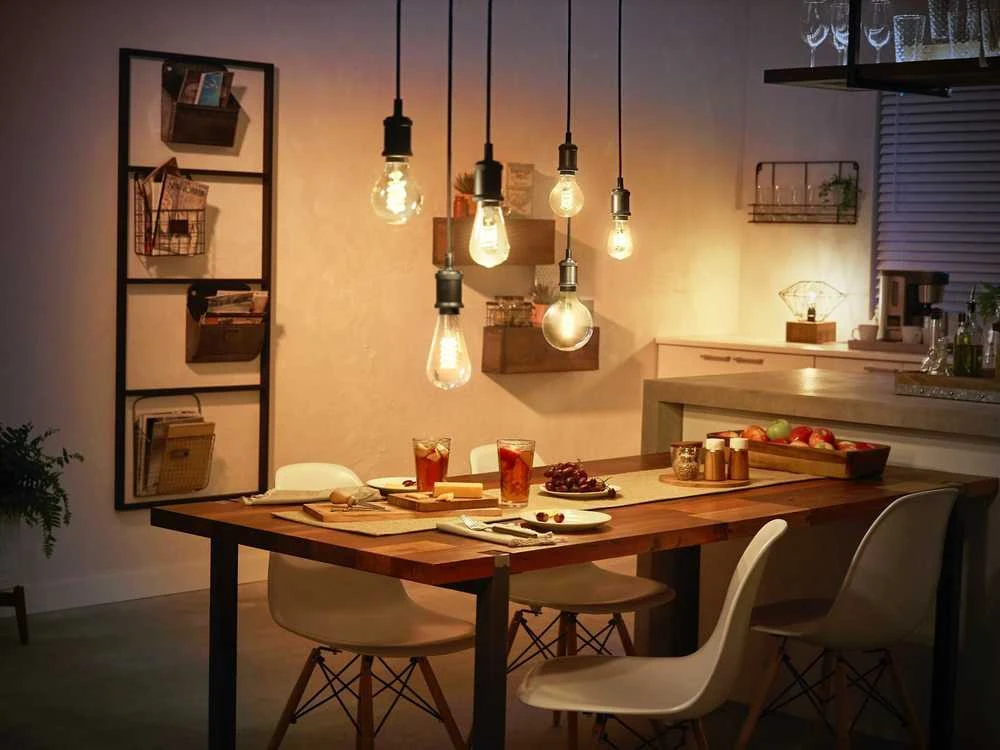 Philips PHILIPS Hue Baltas Filament Globe 7W E27 G93 DIM
