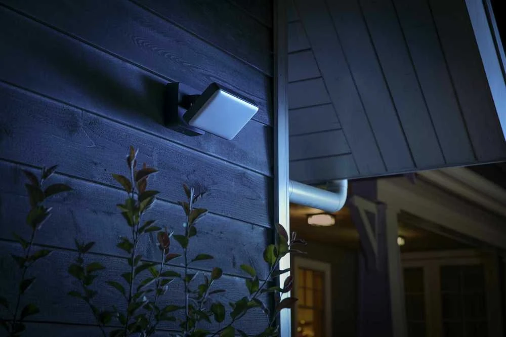 Philips  „Hue White and color ambiance“ „Discover” lauko prožektorius