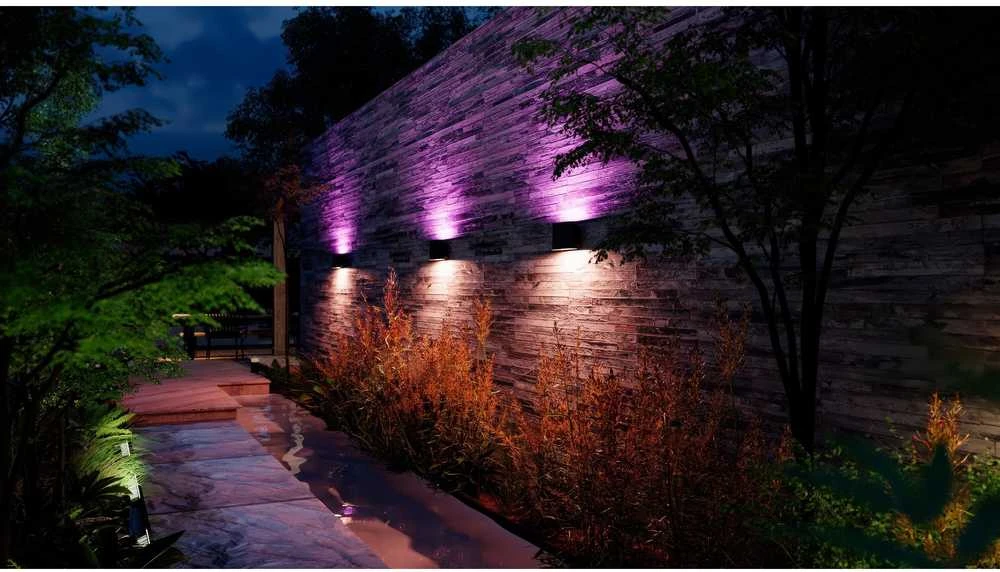 „Philips Hue WCA Dymera“ išmanusis sieninis šviestuvas vidaus ir lauko sąlygoms | 2000–6500 „Hue Baltas Colour Ambiance“