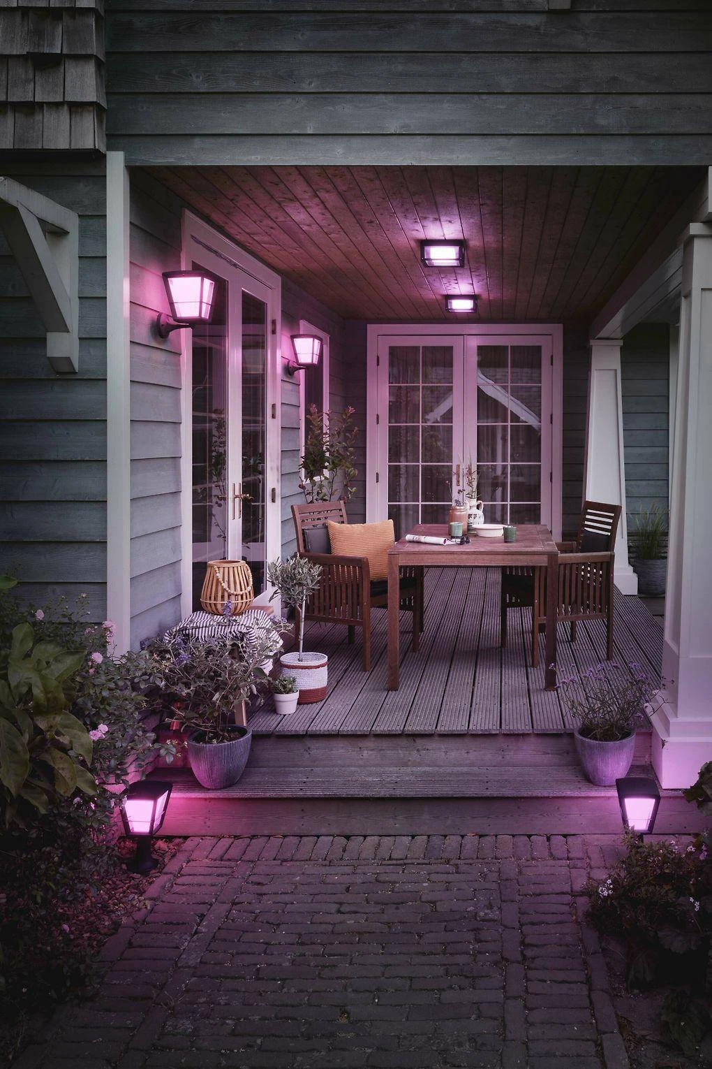 Philips Hue Econic Sieninis lauko šviestuvas (Baltas ir spalvotas)