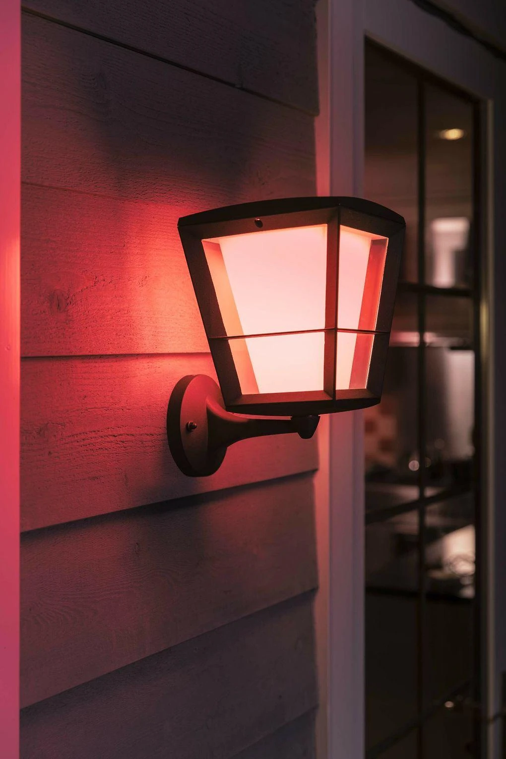 Philips Hue Econic Sieninis lauko šviestuvas (Baltas ir spalvotas)