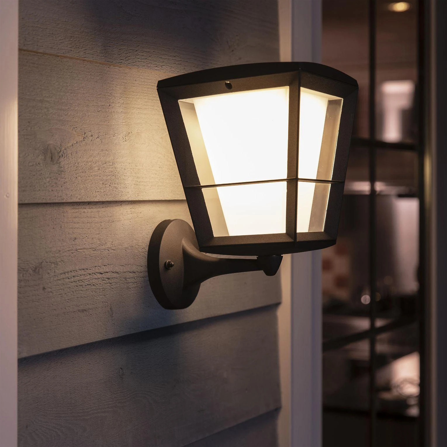 Philips Hue Econic Sieninis lauko šviestuvas (Baltas ir spalvotas)