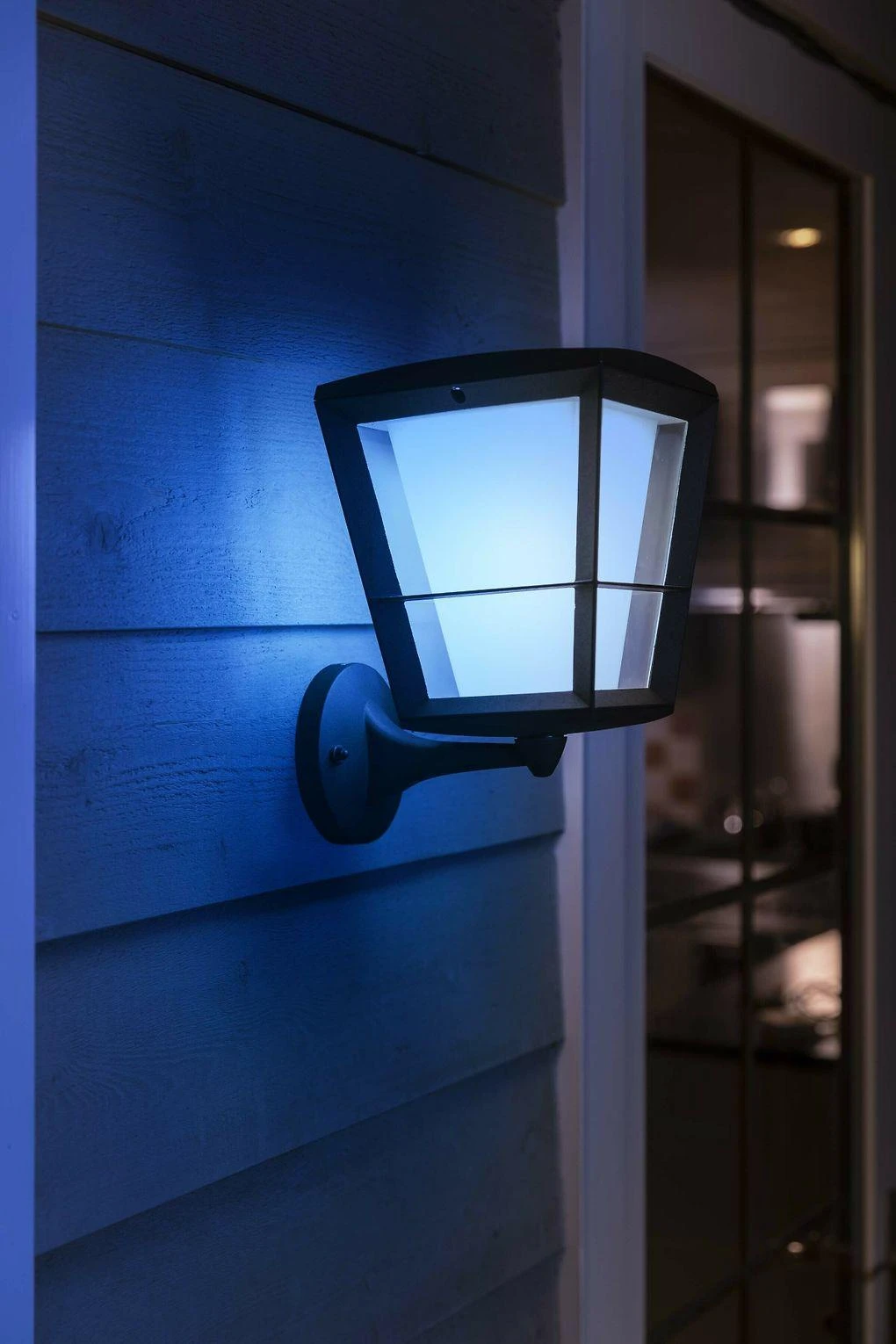 Philips Hue Econic Sieninis lauko šviestuvas (Baltas ir spalvotas)