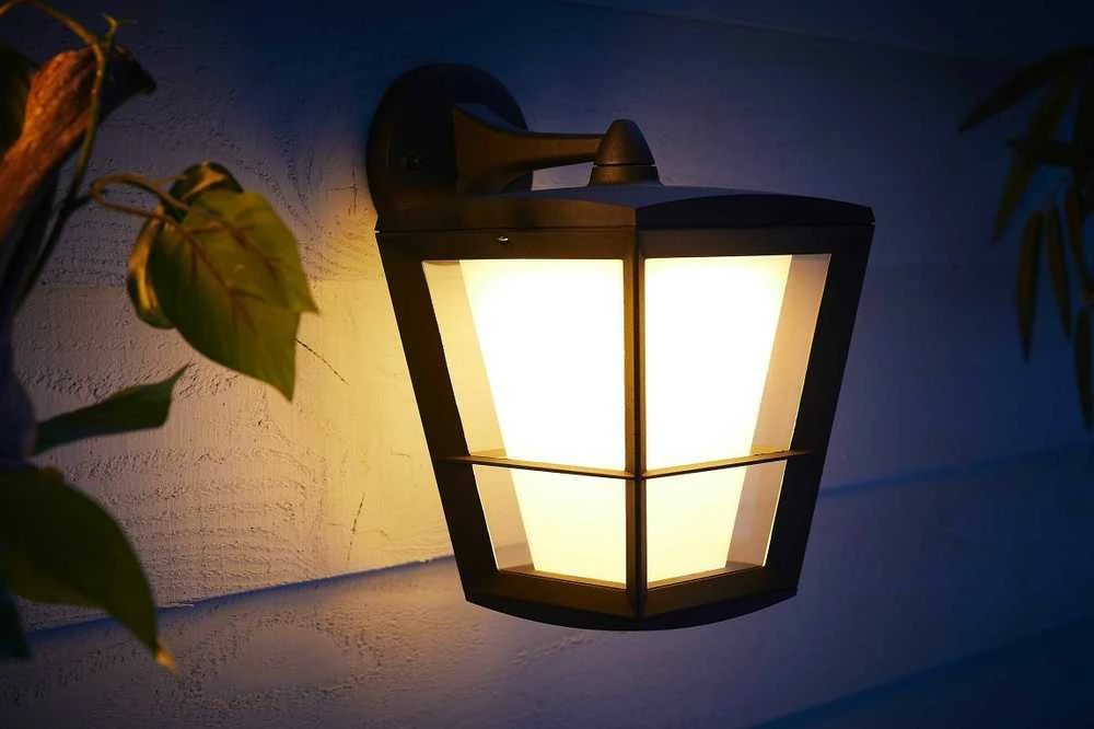 Sieninis šviestuvas Philips Hue Baltas and colour ambience „Econic” sieninis lauko šviestuvas