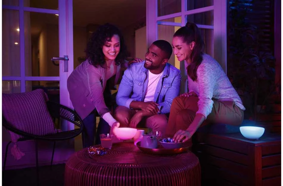 Nešiojamasis šviestuvas Philips Hue Go (Balta/spalvota)