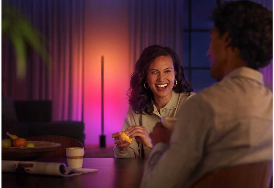 „Philips Hue“ | „Hue Gradient Signe“ toršeras | Juodas | Toršeras