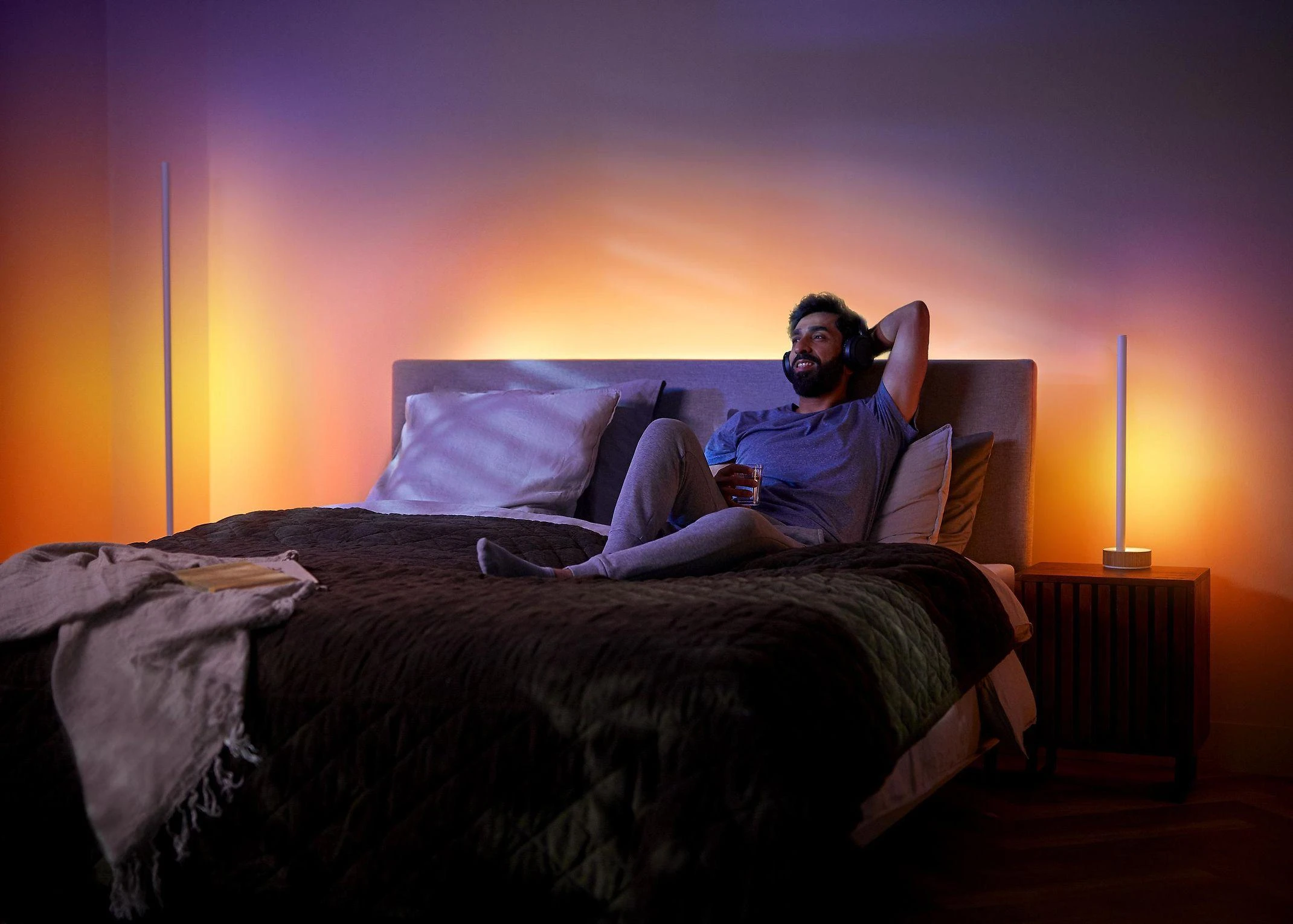 Philips Hue Signe Ąžuolo gradientas | RGBW | grindų