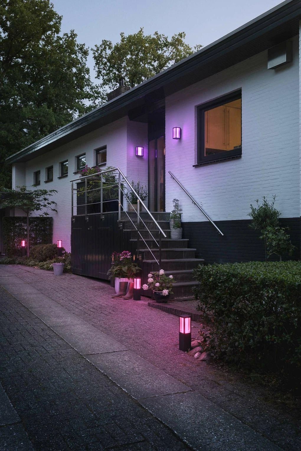 Sieninis šviestuvas Philips Hue Baltas and colour ambience „Impress” sieninis lauko šviestuvas