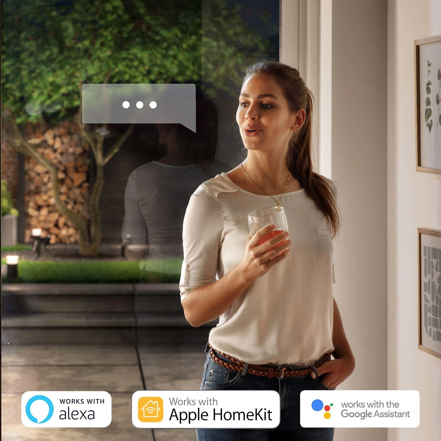 Philips Hue Impress sieninis lauko šviestuvas (Baltas ir spalvotas)