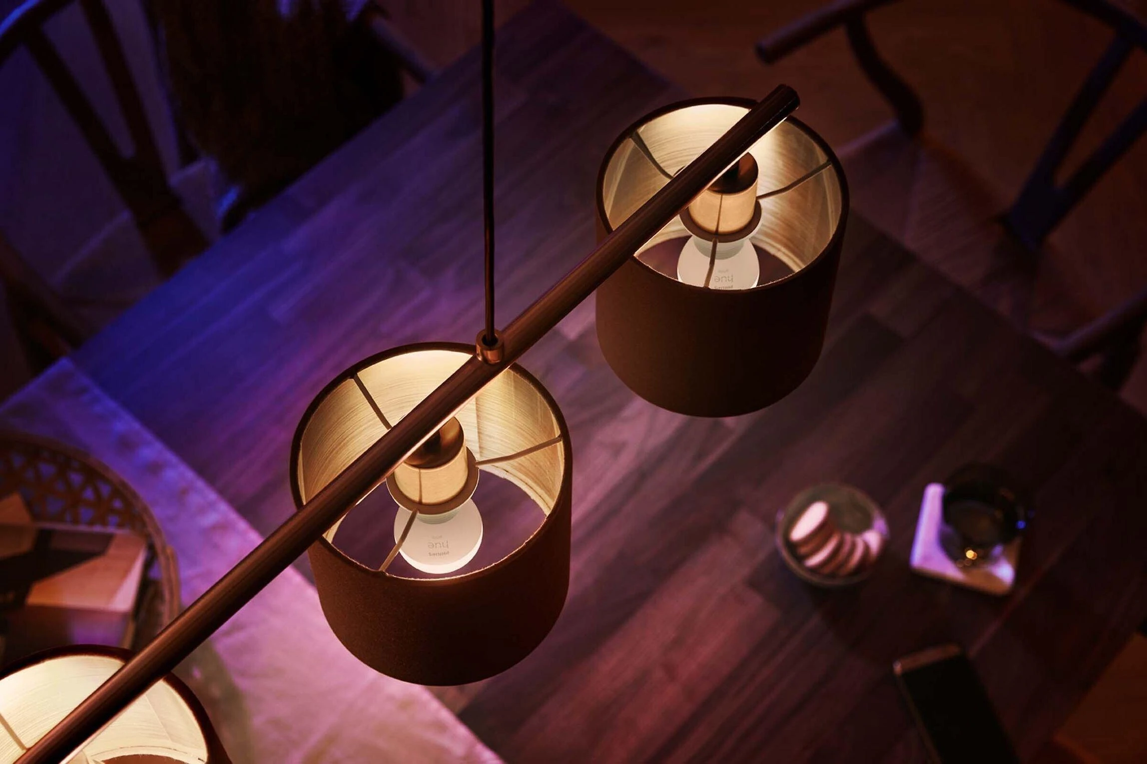 Philips Hue E14 5.7W BT rutulyje