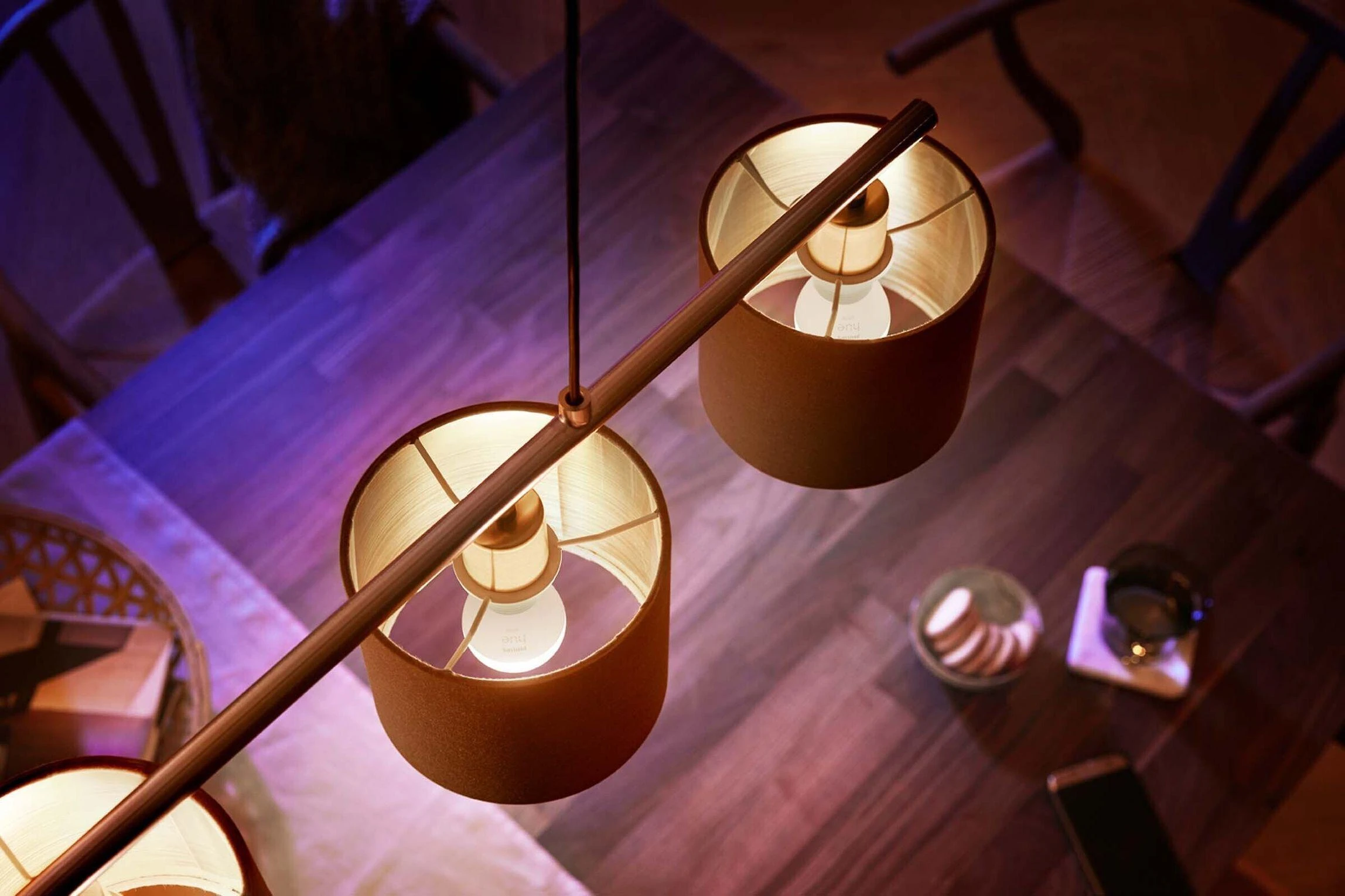Philips Hue Lamp E14 5.7WW BT rutulinis 2 pak