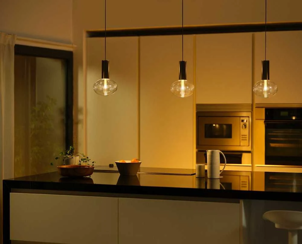 Philips Hue Baltas & Color Ambiance Lightguide Elipsė 500 l, 6,5 W