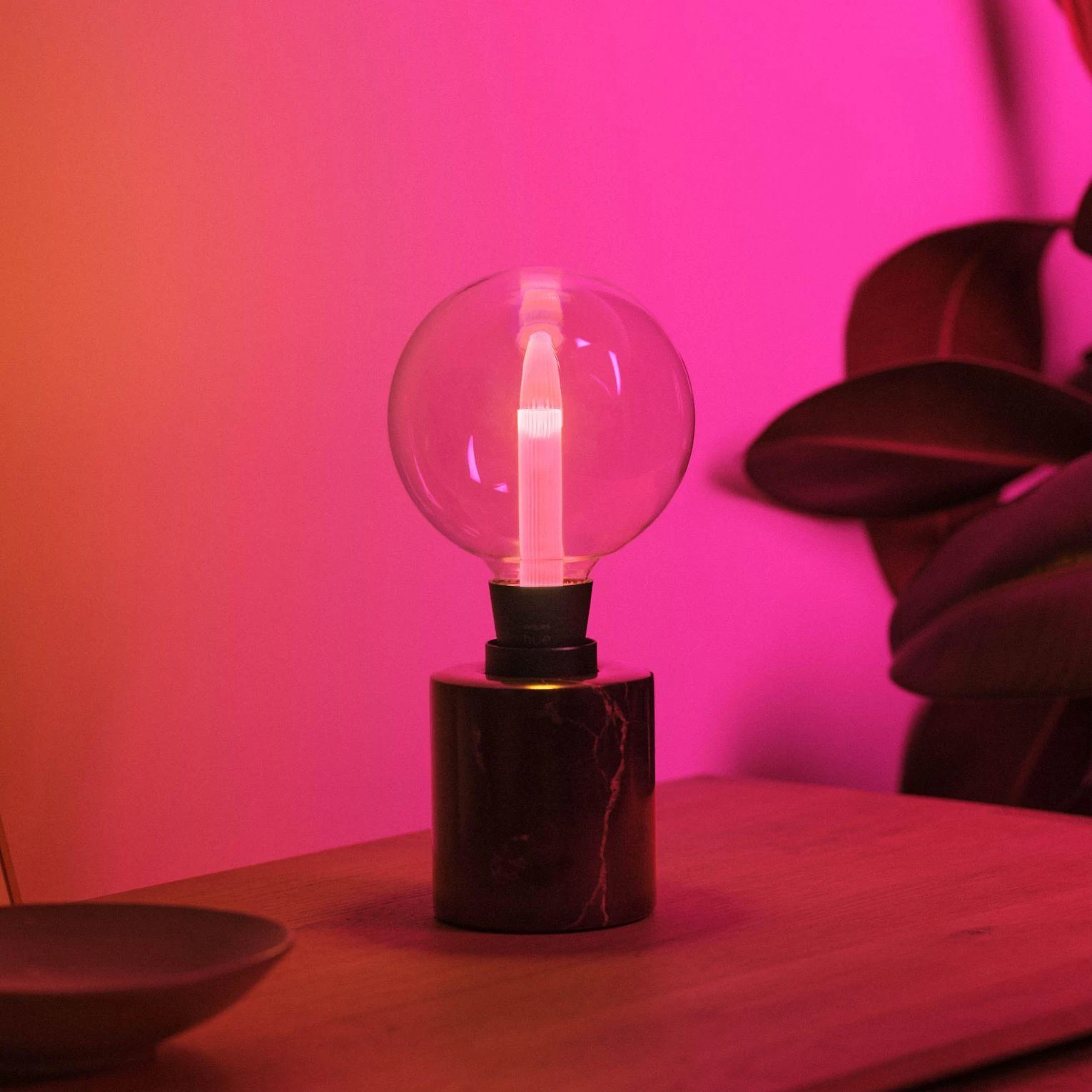 Philips Hue Baltas & Color Ambiance Lightguide Elipsė 500 l, 6,5 W