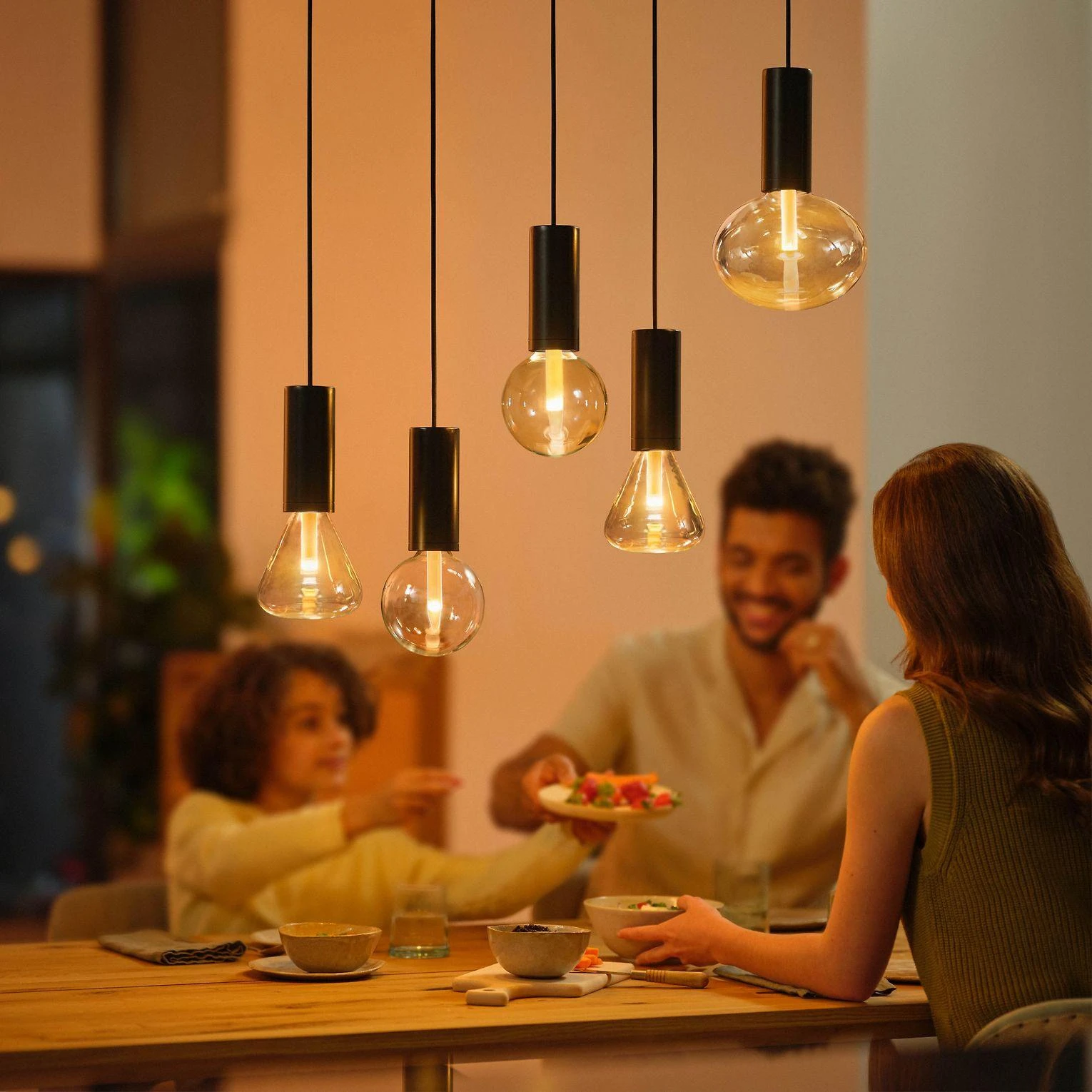 Philips Hue Baltas & Color Ambiance Lightguide Elipsė 500 l, 6,5 W