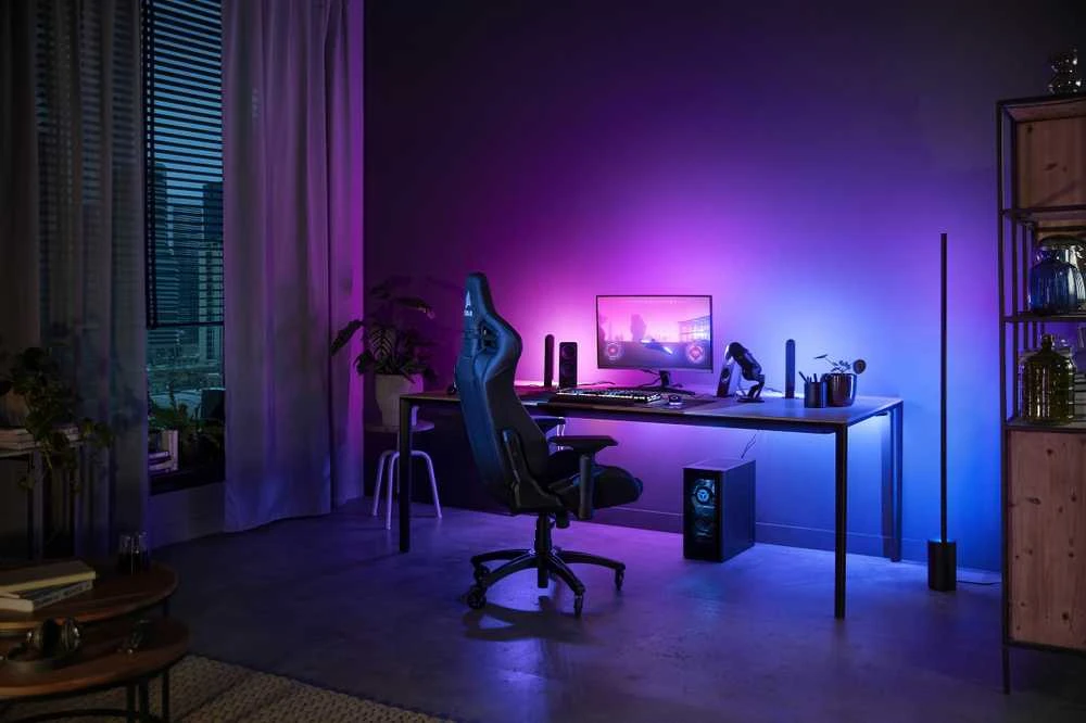 „Philips Hue Gradient PC Lightstrip“ 24–27 colių pradinis rinkinys | 15 W