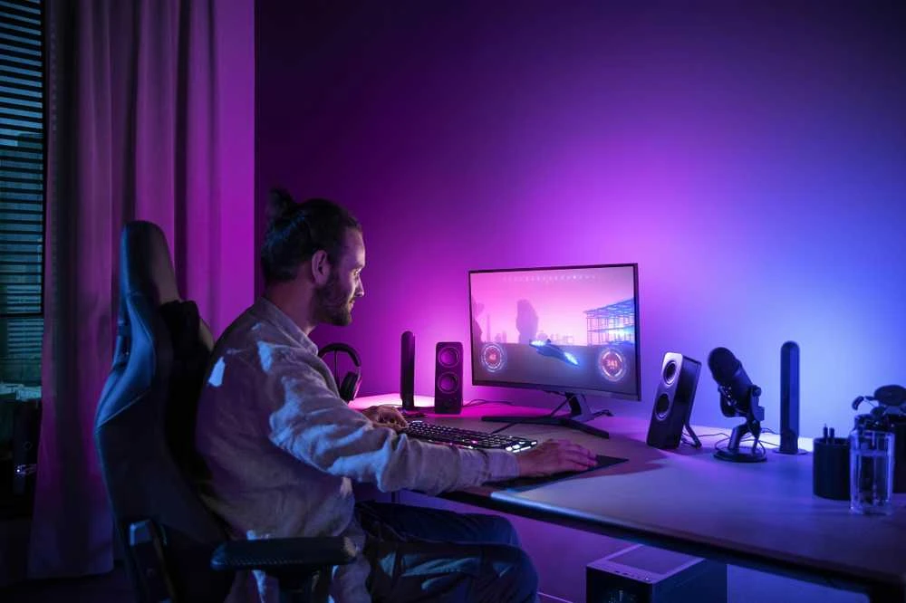 „Philips Hue Gradient PC Lightstrip“ 24–27 colių pradinis rinkinys | 15 W