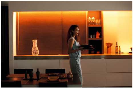 Philips Hue Lightstrip Plus LED juosta, baltos spalvos, 2 m, skirta naudoti vidaus patalpose