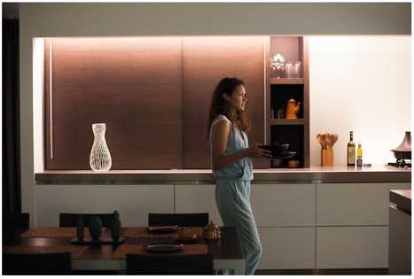 Philips Hue Lightstrip Plus LED juosta, baltos spalvos, 2 m, skirta naudoti vidaus patalpose