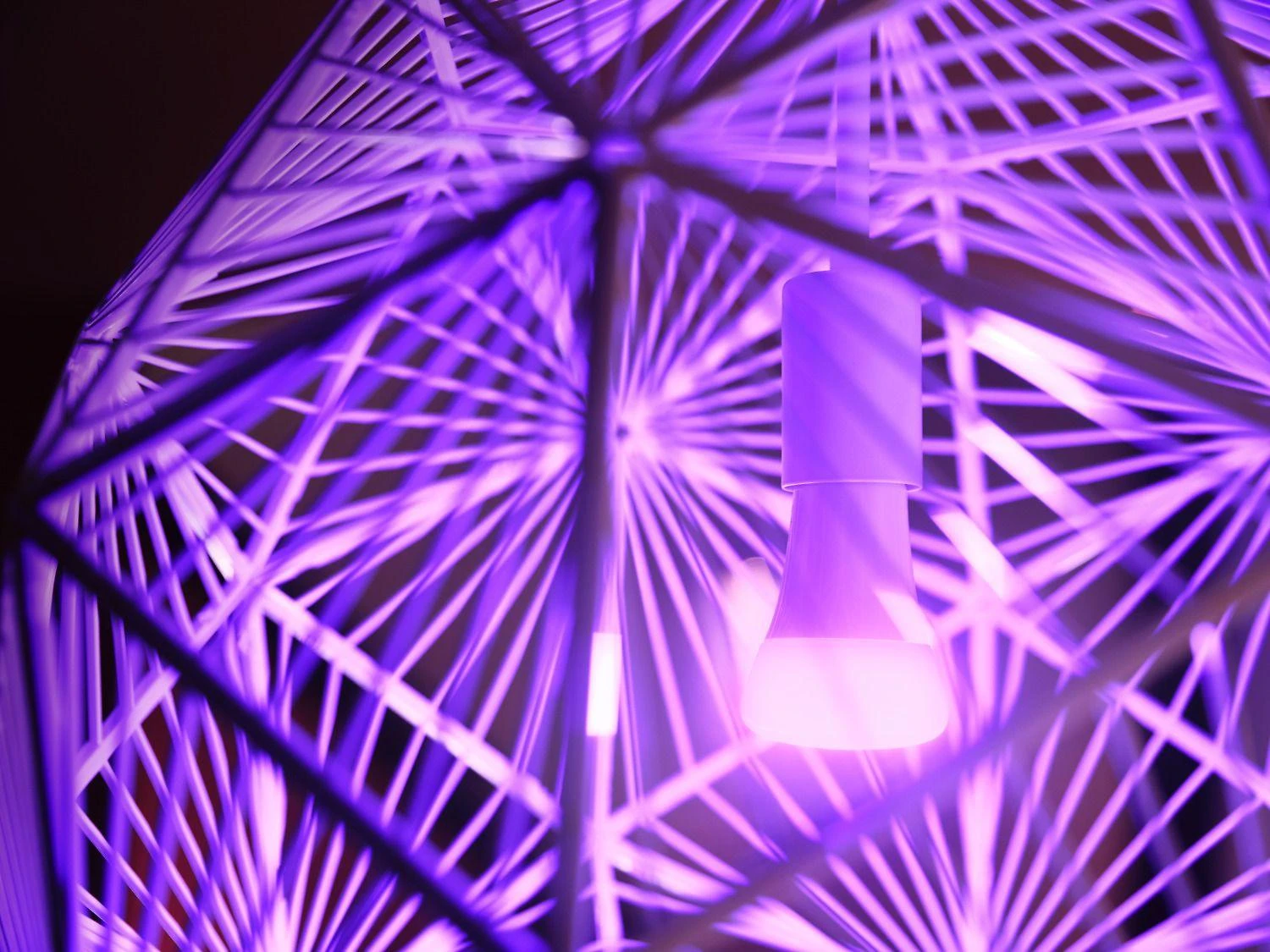 Philips Hue apšvietimo rinkinys: 3x E27 9W RGBW + jungiklis