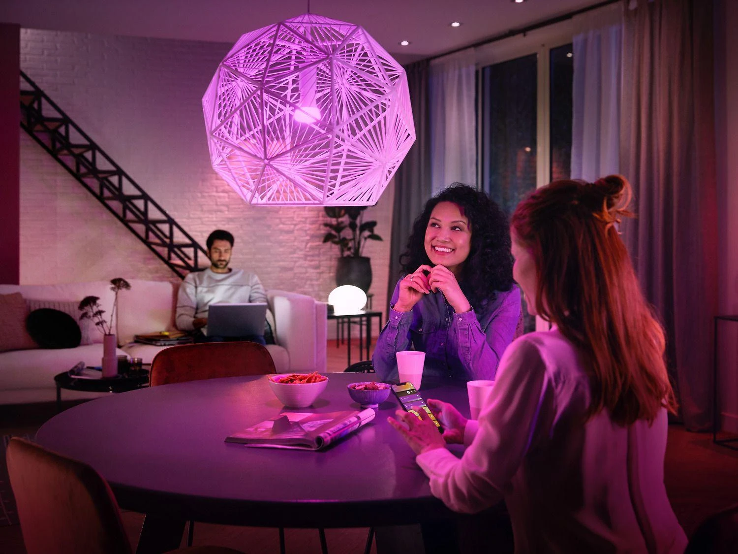 Philips Hue apšvietimo rinkinys: 3x E27 9W RGBW + jungiklis