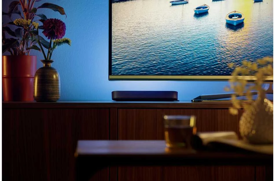 „Philips Hue Bridge Pro“ + 2 „Play“ šviesos juostos