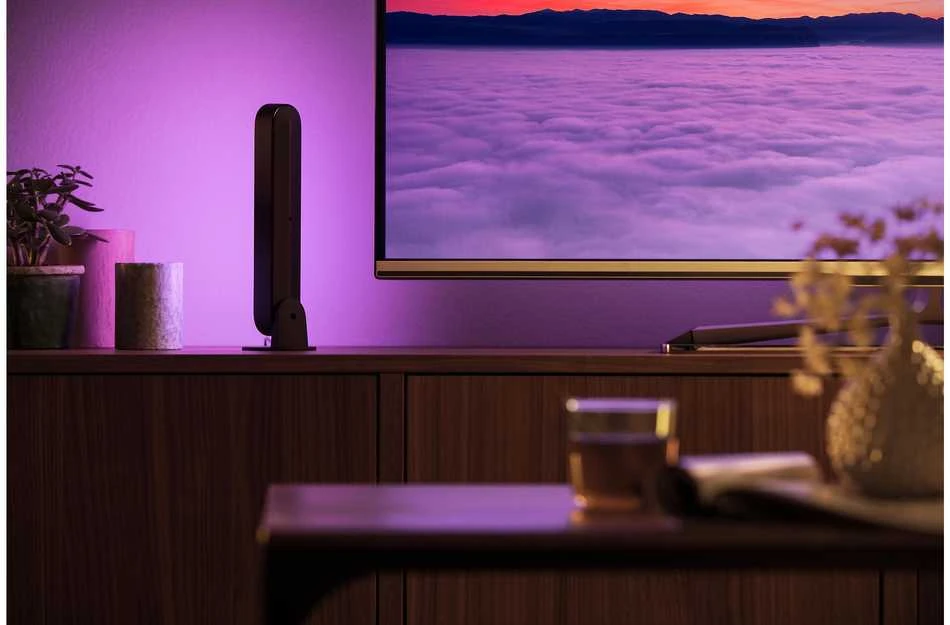 „Philips Hue Bridge Pro“ + 2 „Play“ šviesos juostos