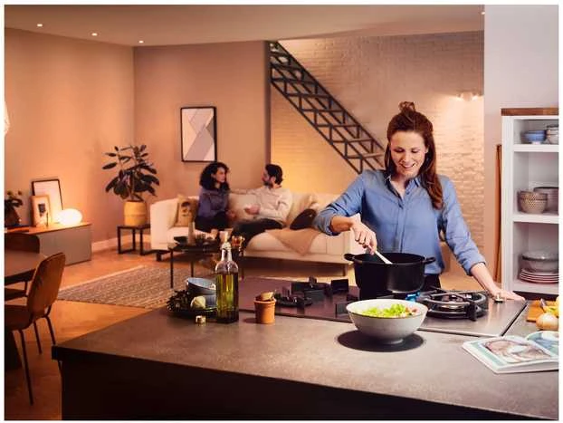 Išmanaus apšvietimo rinkinys Philips Hue 3x E27 lemputės + reguliatoriaus jungiklis