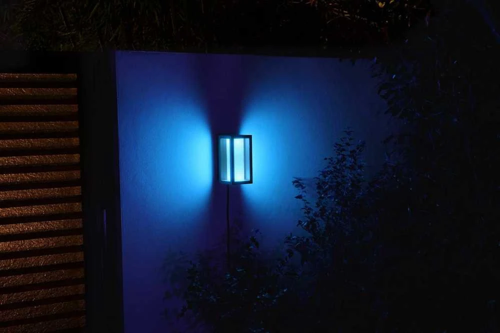 Philips Hue Sieninis lauko šviestuvas Impress (Baltas ir spalvotas)