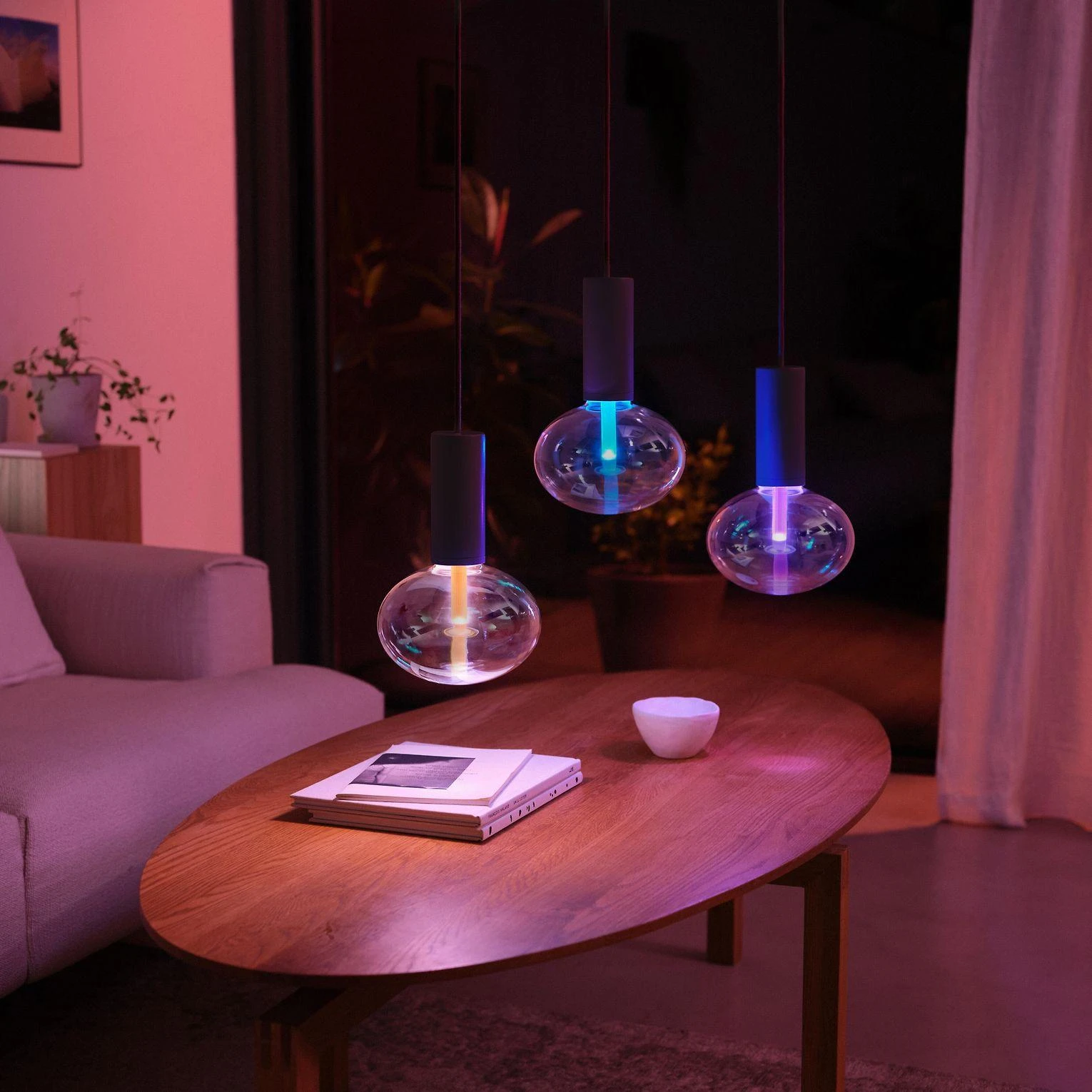Philips Hue E27 pakabinamas šviestuvas Lightguide lemputėms