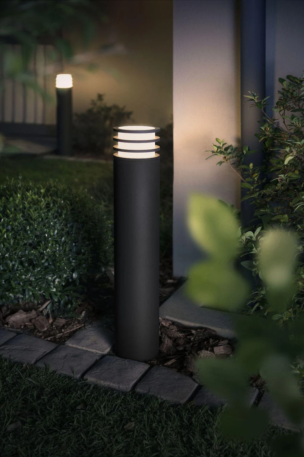 Philips Hue Baltos šviesos stulpinis lauko šviestuvas Lucca