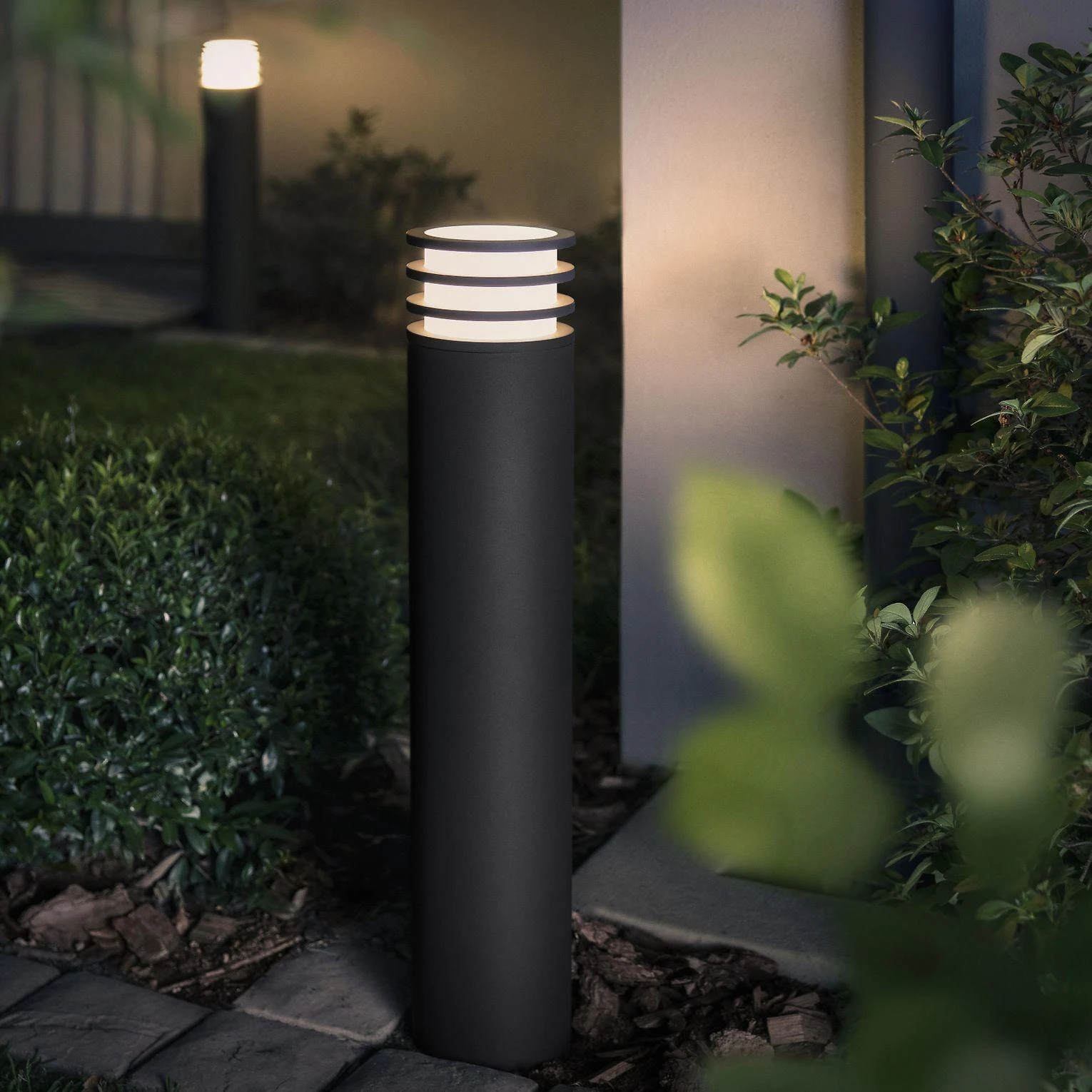 Philips Hue Baltos šviesos stulpinis lauko šviestuvas Lucca