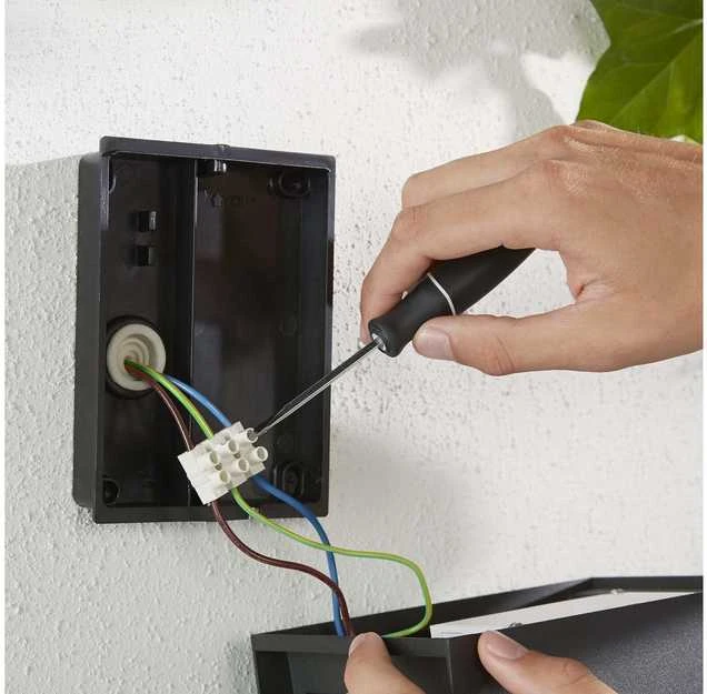 Philips Hue Sieninis lauko šviestuvas Resonate (Baltas ir spalvotas)