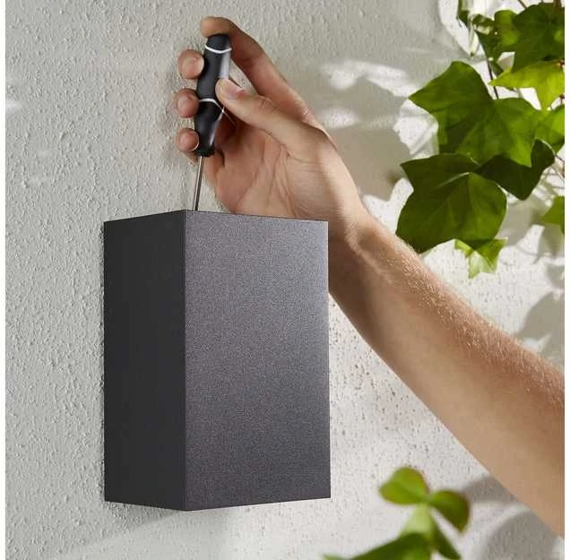 Philips Hue Sieninis lauko šviestuvas Resonate (Baltas ir spalvotas)