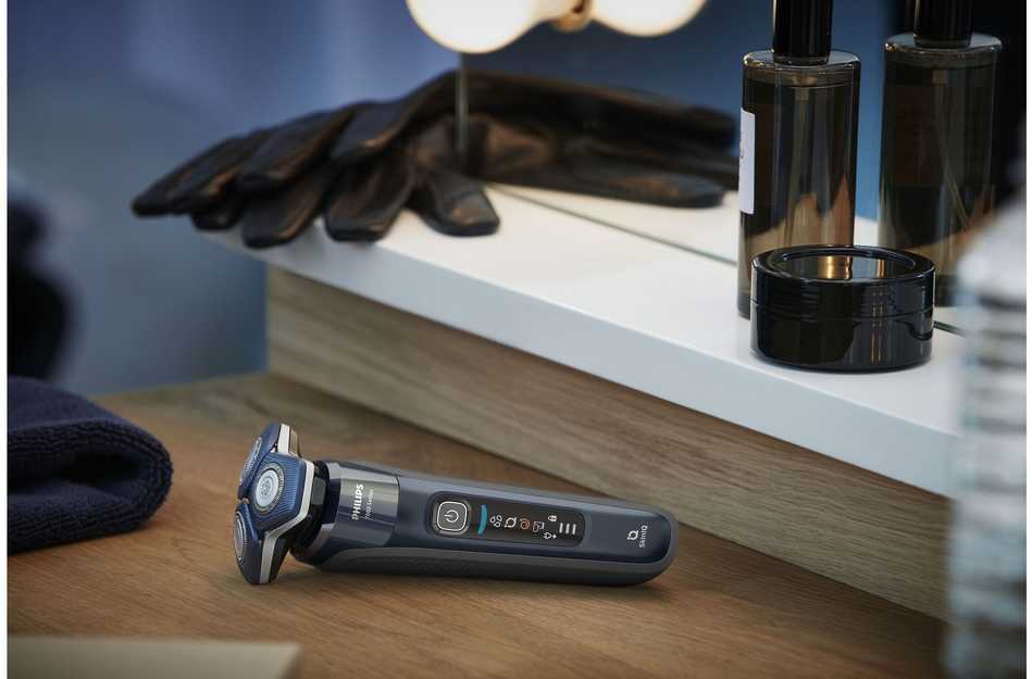 Philips Series 7000 Drėgnojo ir sausojo skutimo elektrinė barzdaskutė S7882/55