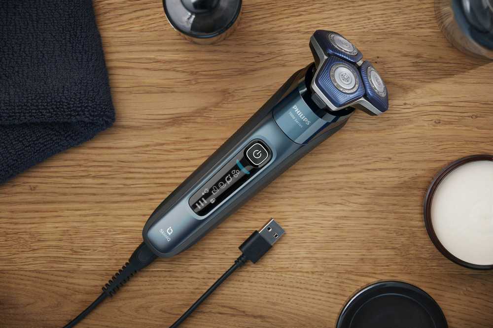 Philips Series 7000 Drėgnojo ir sausojo skutimo elektrinė barzdaskutė S7882/55