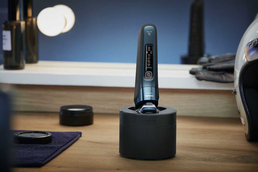Philips Series 7000 Drėgnojo ir sausojo skutimo elektrinė barzdaskutė S7882/55