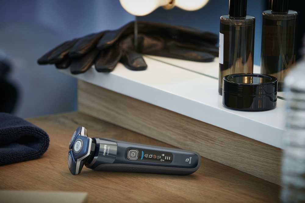 Philips Series 7000 Drėgnojo ir sausojo skutimo elektrinė barzdaskutė S7882/55