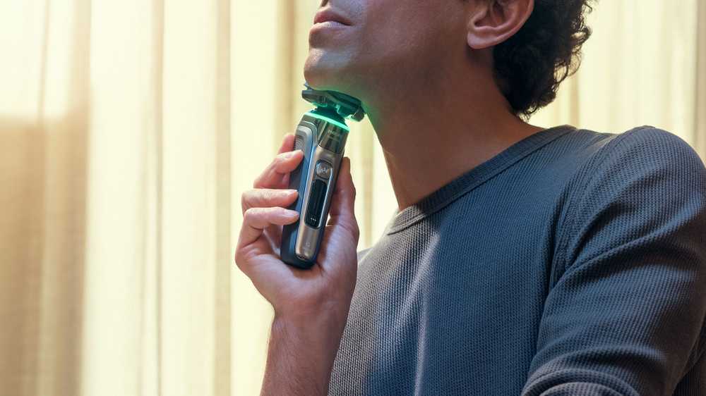 Barzdaskutė Philips Shaver series 9000 Drėgnojo ir sausojo skutimo skustuvas su „SkinIQ“ S9975/55