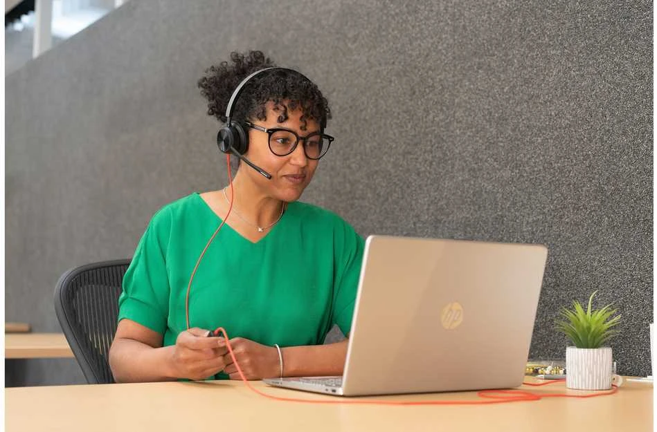 Hewlett Packard (HP) HP Poly Blackwire 8225 stereofoninis Microsoft Teams sertifikuotas USB-C Ausinės +USB-C/A adapteris