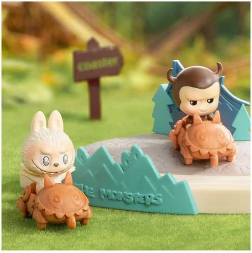 POP MART Labubu kolekcinė figūrėlė iš „The Monsters, Playing Games Scene“ serijos