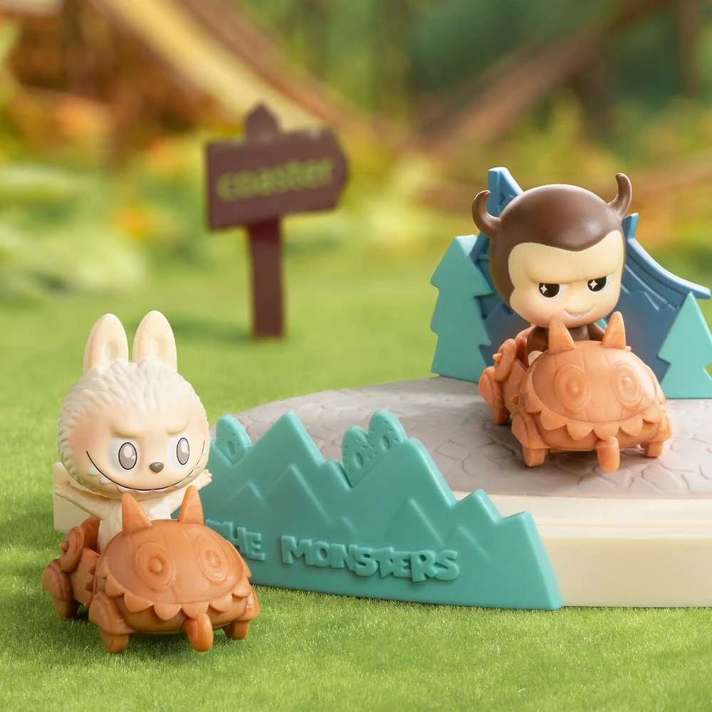 POP MART Labubu kolekcinė figūrėlė iš „The Monsters, Playing Games Scene“ serijos