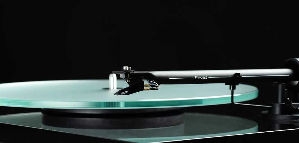 Pro-Ject T1 EVO levysoitin, mattavalkoinen