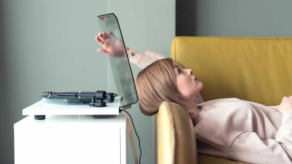 Pro-Ject T1 EVO levysoitin, mattavalkoinen