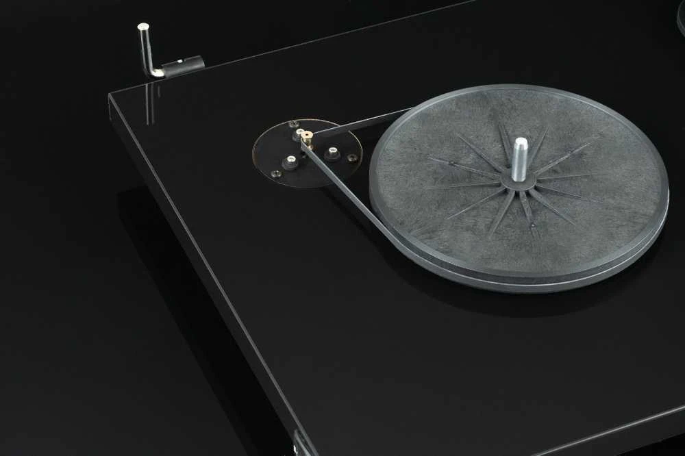 Pro-Ject T1 EVO fono patefonas, pianinas juodas