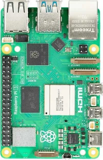 Raspberry Pi 5 plokštė – vaizdas iš viršaus